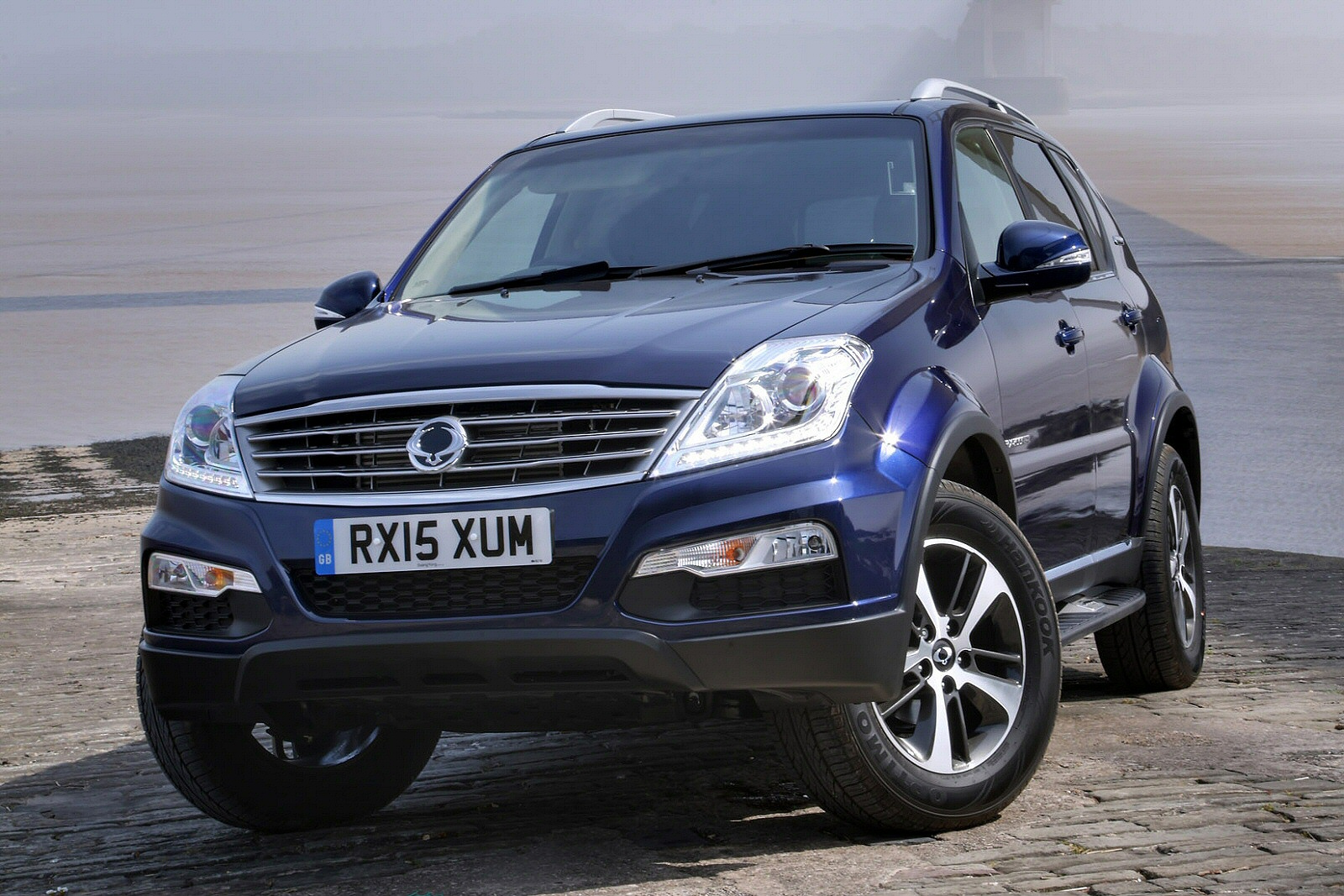 Used SsangYong Rexton W (2013 - 2015) + Guide - Image 1