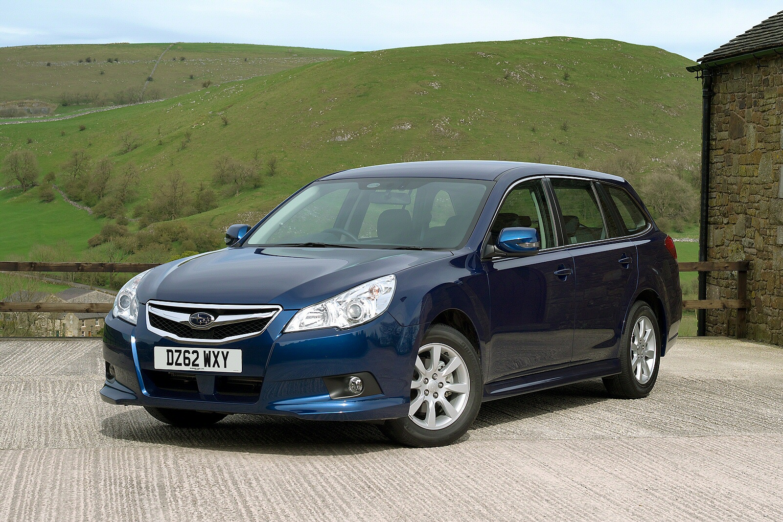 Used Subaru Legacy Tourer (2009 - 2014) + Guide - Image 1