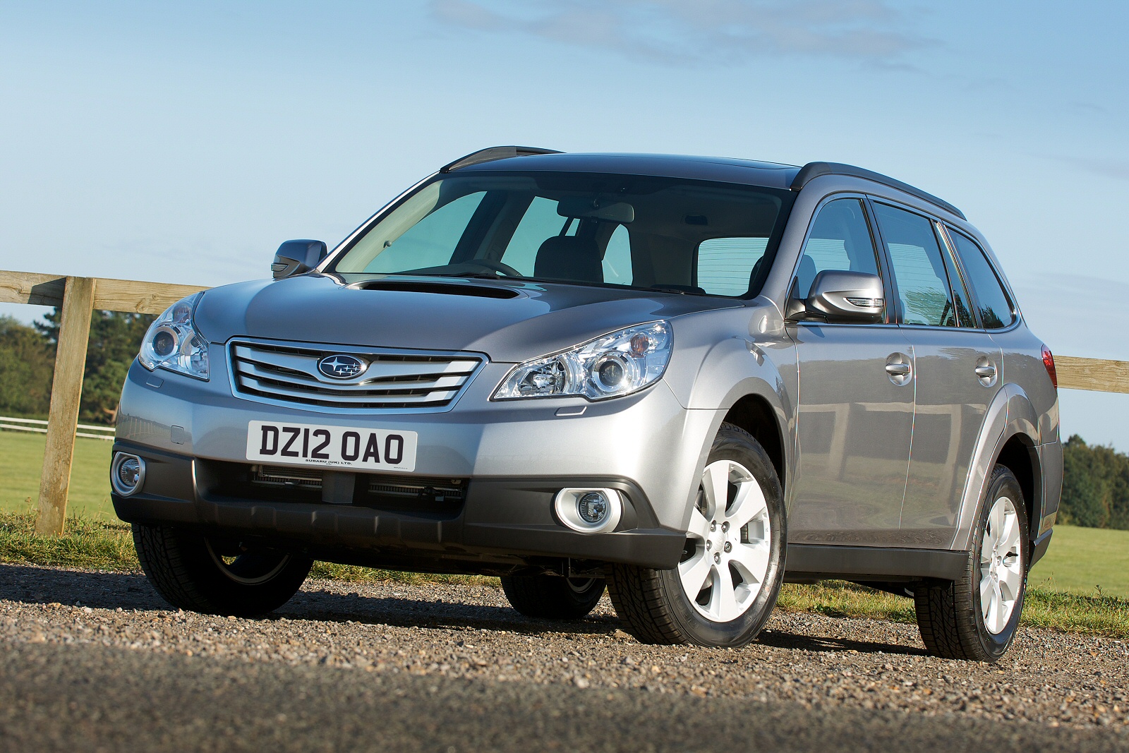Used Subaru Outback (2010 - 2013) + Guide - Image 1