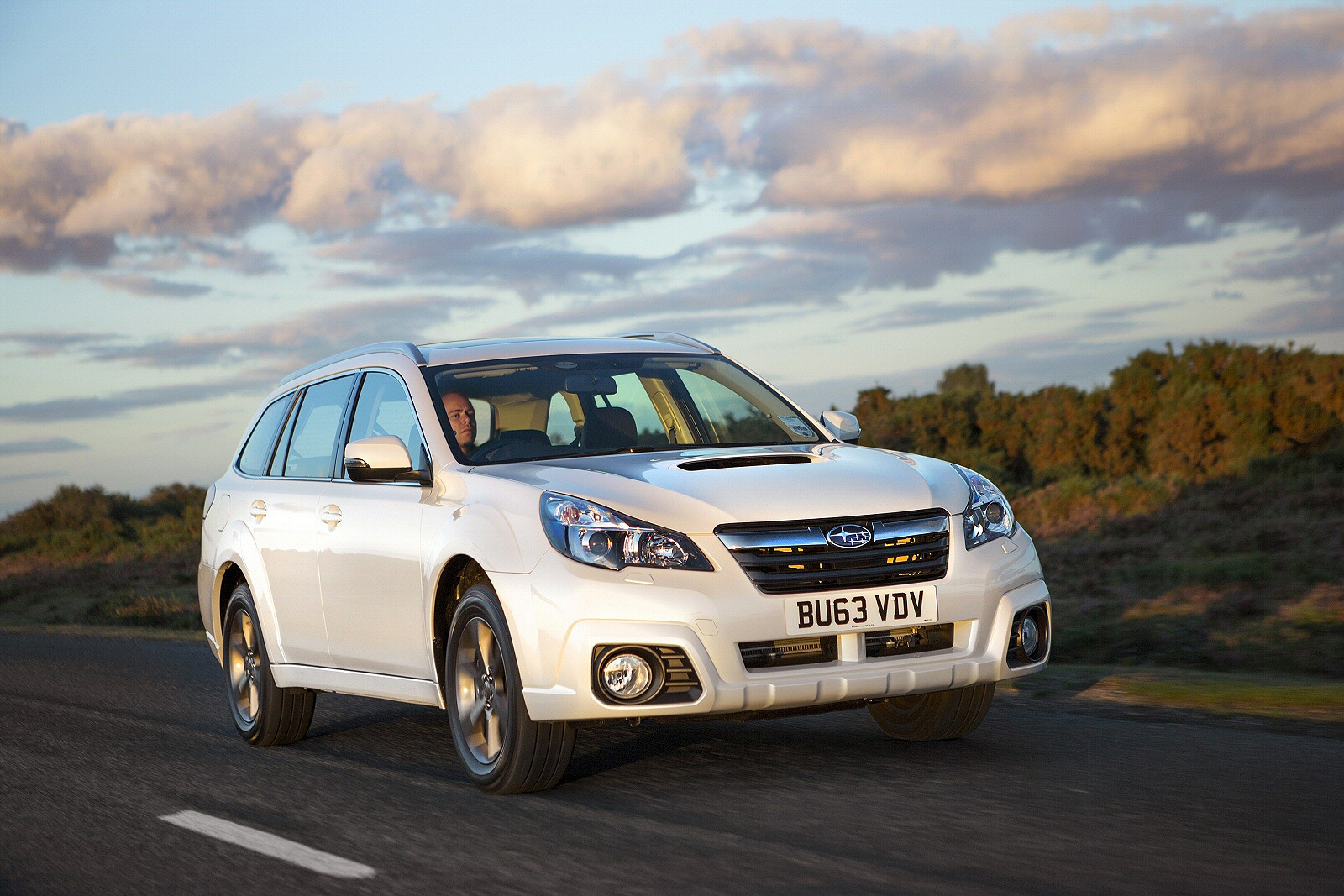 Used Subaru Outback (2013 - 2015) + Guide - Image 1