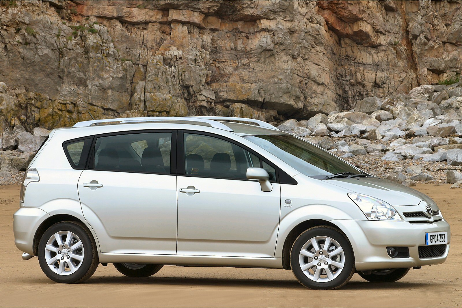 Used Toyota Corolla Verso (2004 - 2009) + Guide - Image 1