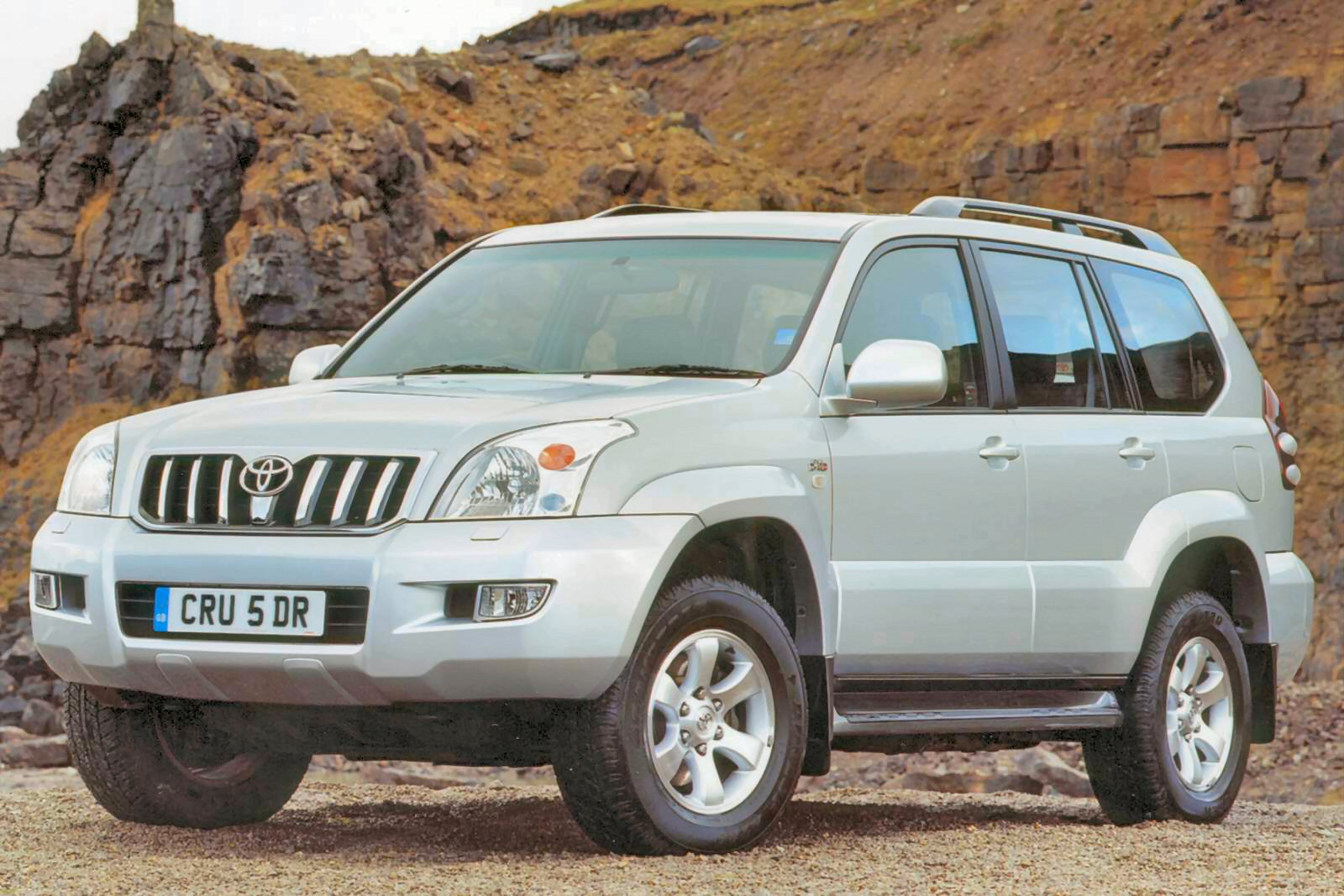 Used Toyota Land Cruiser Light Duty Series 'J120' (2003 - 2009) + Guide - Image 1