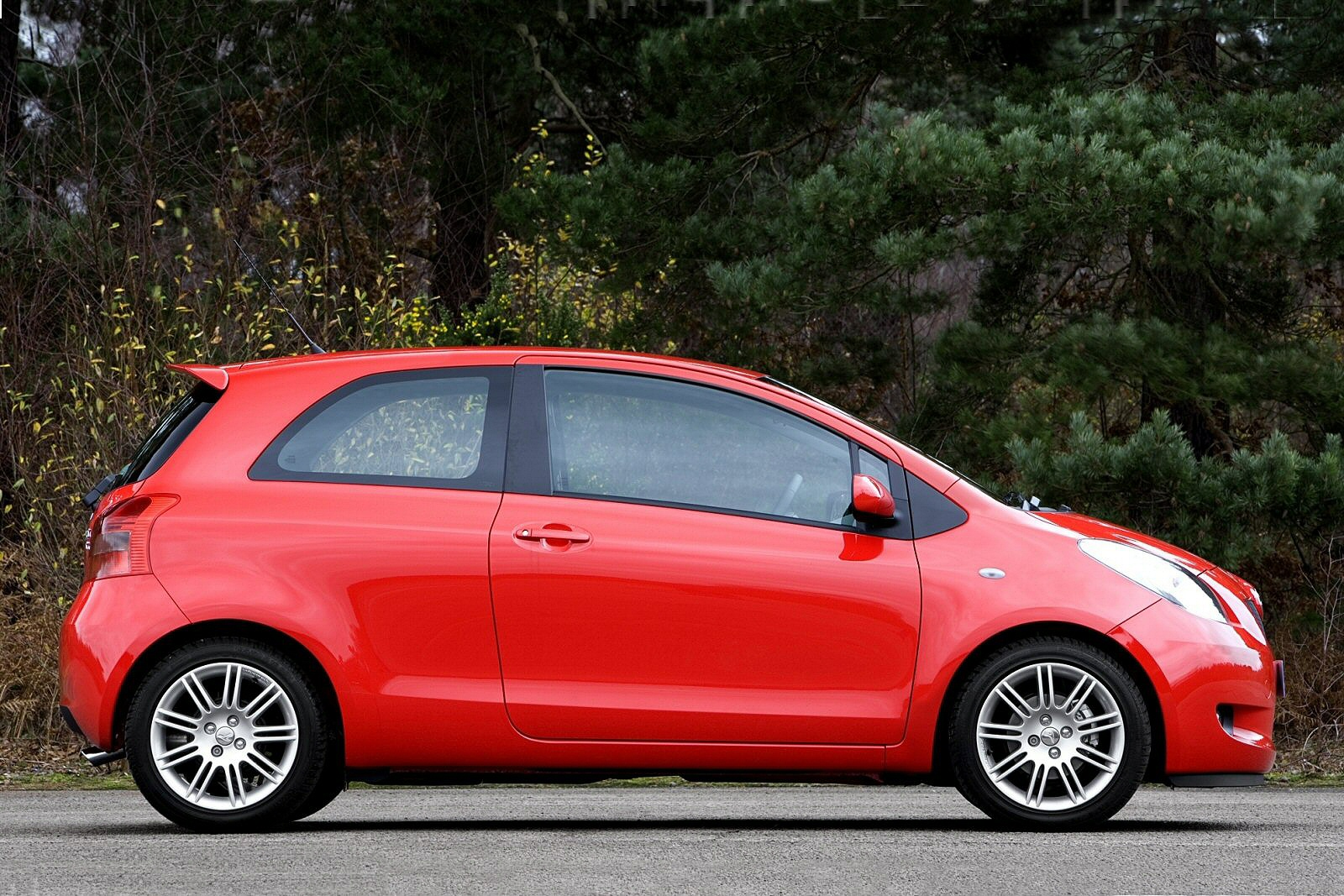 Used Toyota Yaris (2005 - 2009) + Guide - Image 1