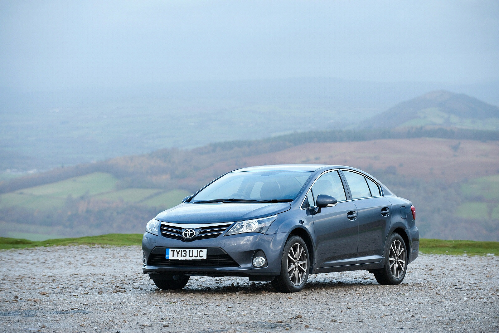 Used Toyota Avensis (2011 - 2015) + Guide - Image 1