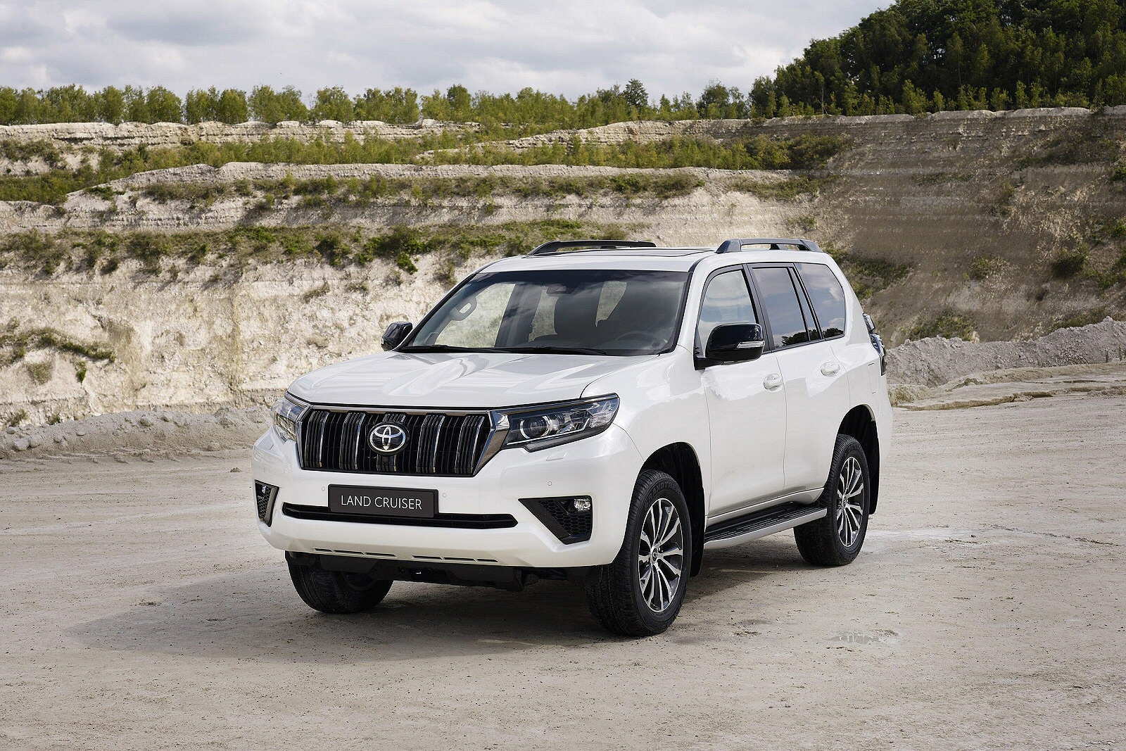 Used Toyota Land Cruiser 'Light Duty Series' J150 (2018-2023) + Guide - Image 1