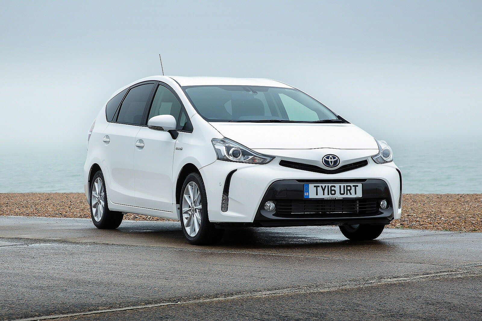 Used Toyota Prius+ (2015 - 2019) + Guide - Image 1