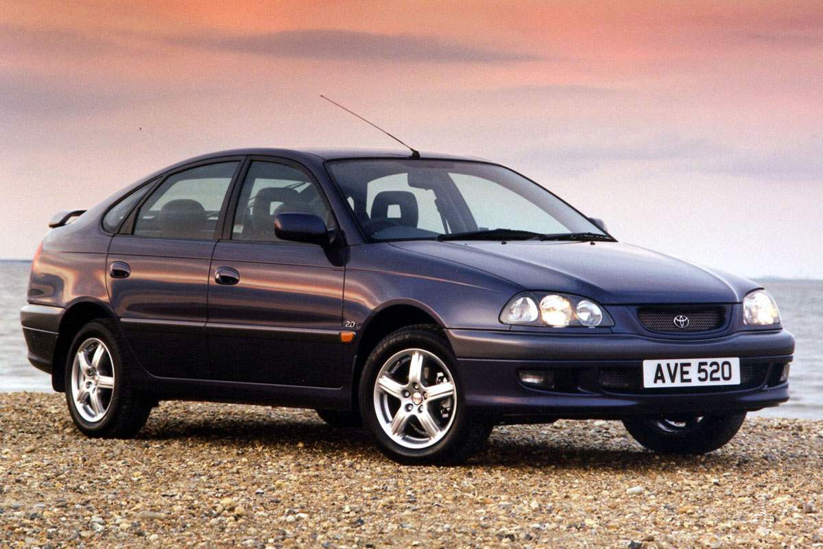 Used Toyota Avensis (1998 - 2003) + Guide - Image 1
