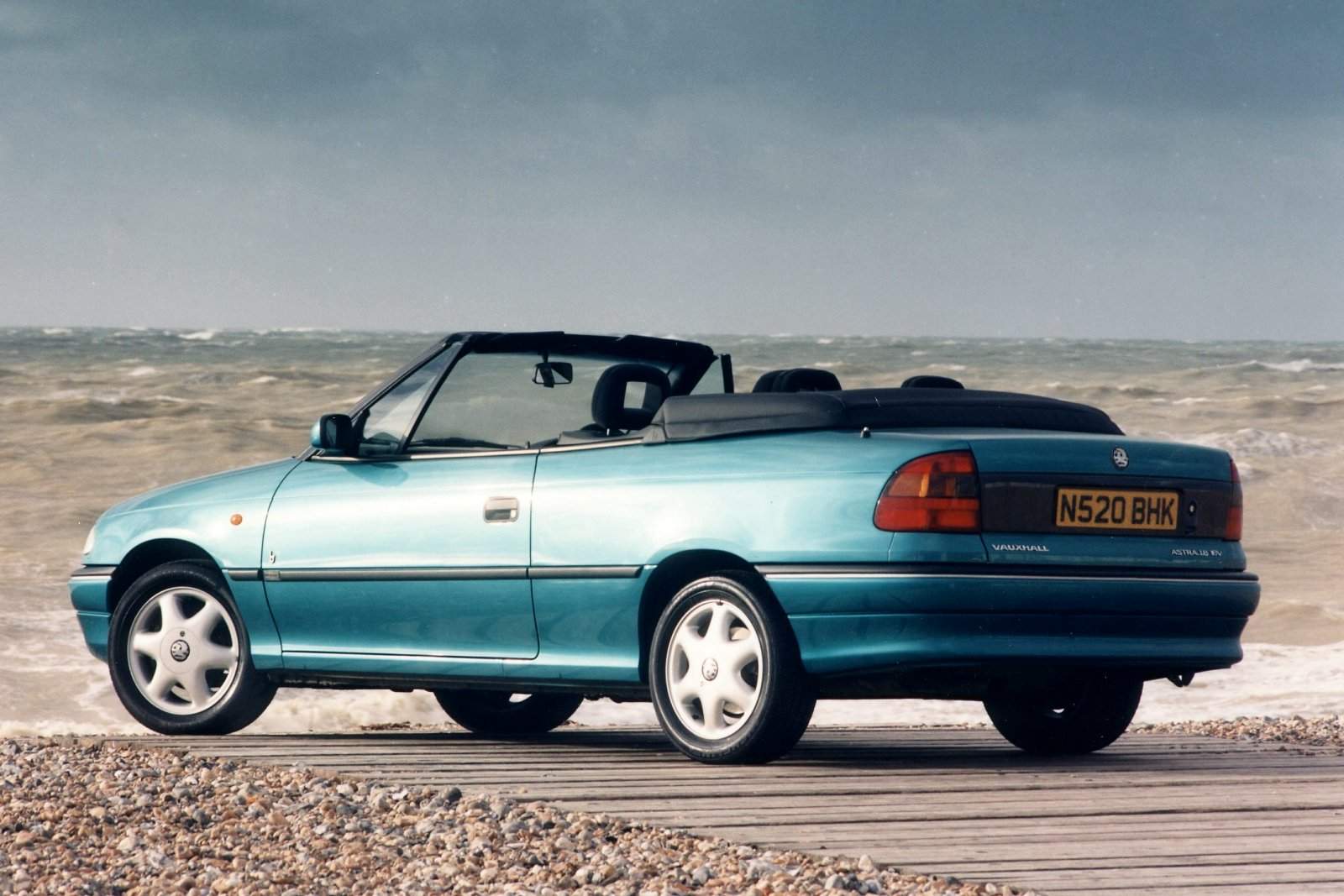 Used Vauxhall Astra Convertible (1993 - 1999) + Guide - Image 1