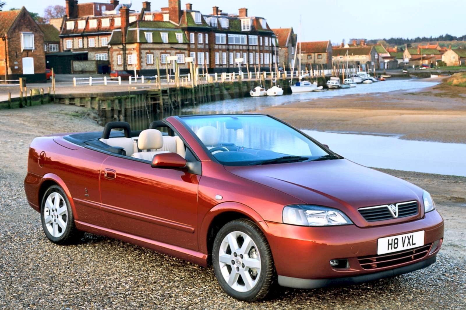 Used Vauxhall Astra Convertible (2001 - 2006) + Guide - Image 1