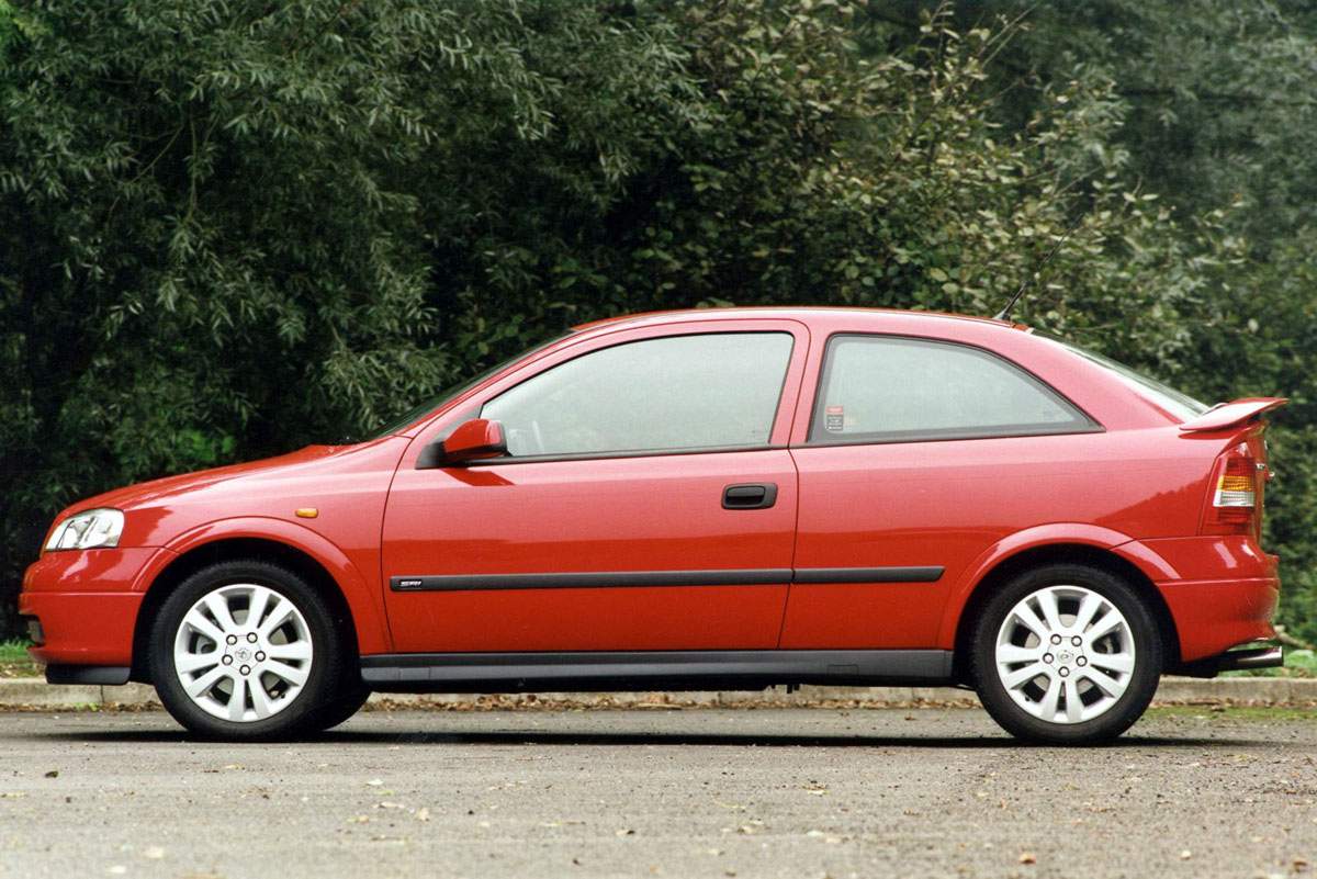 Used Vauxhall Astra (1998 - 2004) + Guide - Image 1