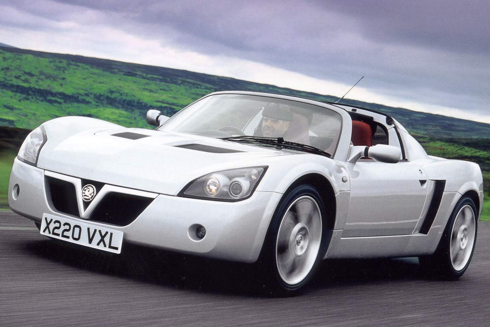 Used Vauxhall VX220 (2000 - 2006) + Guide - Image 1