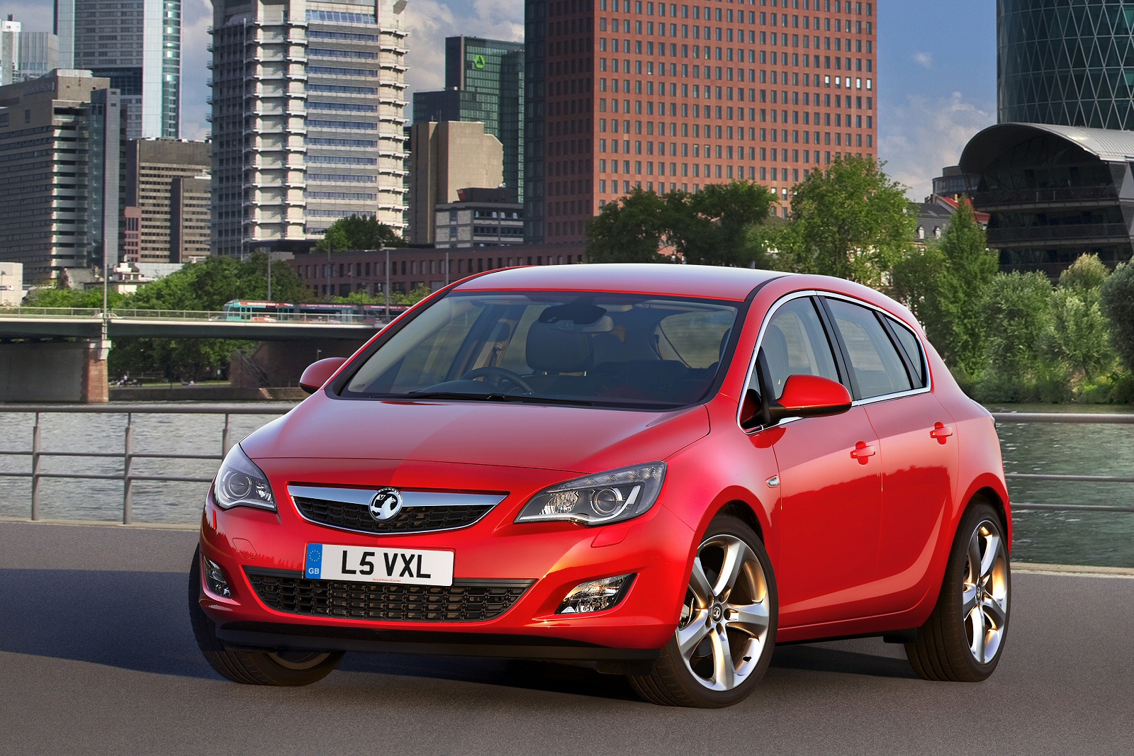 Used Vauxhall Astra (2010 - 2012) + Guide - Image 1