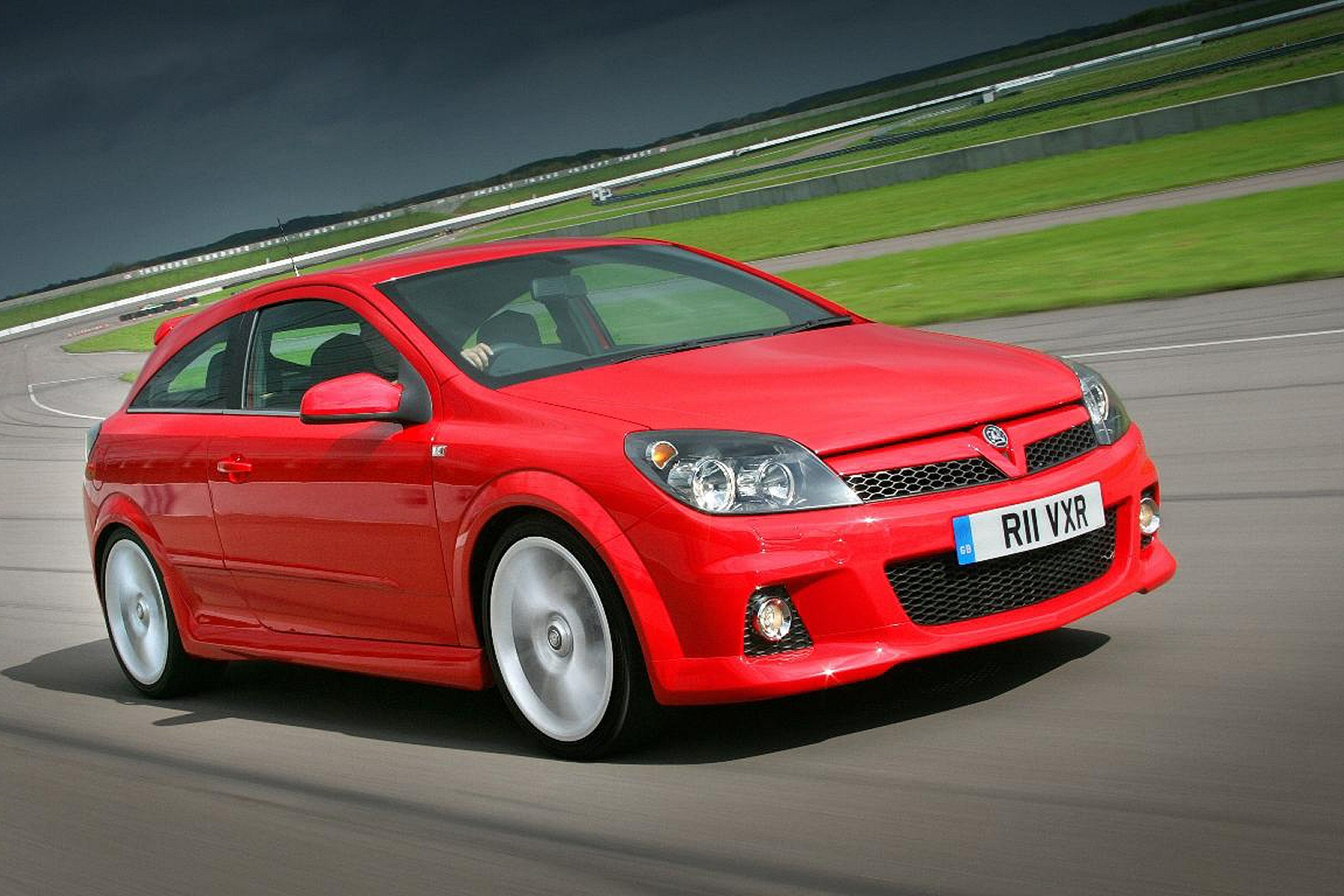 Used Vauxhall Astra VXR (2005 - 2010) + Guide - Image 1
