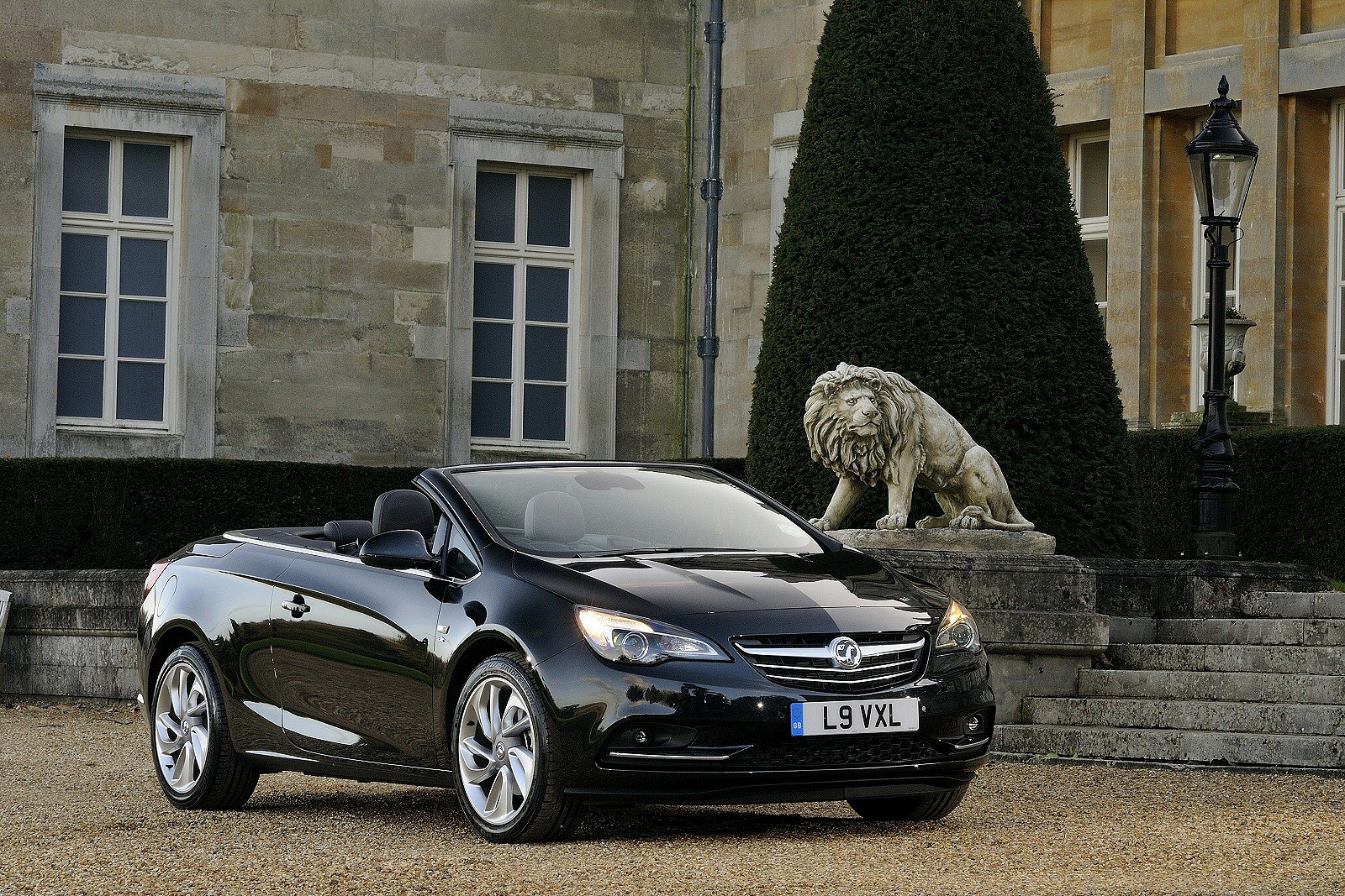 Used Vauxhall Cascada (2013 - 2019) + Guide - Image 1