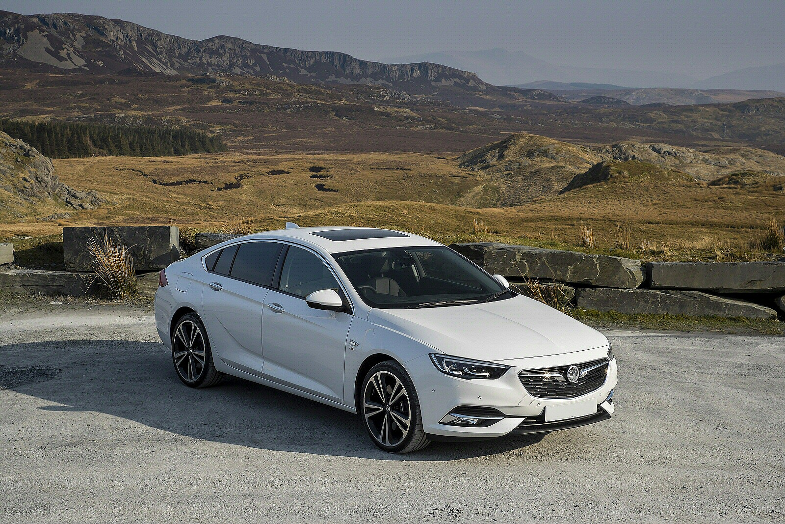 Used Vauxhall Insignia Grand Sport (2017 - 2020) + Guide - Image 1