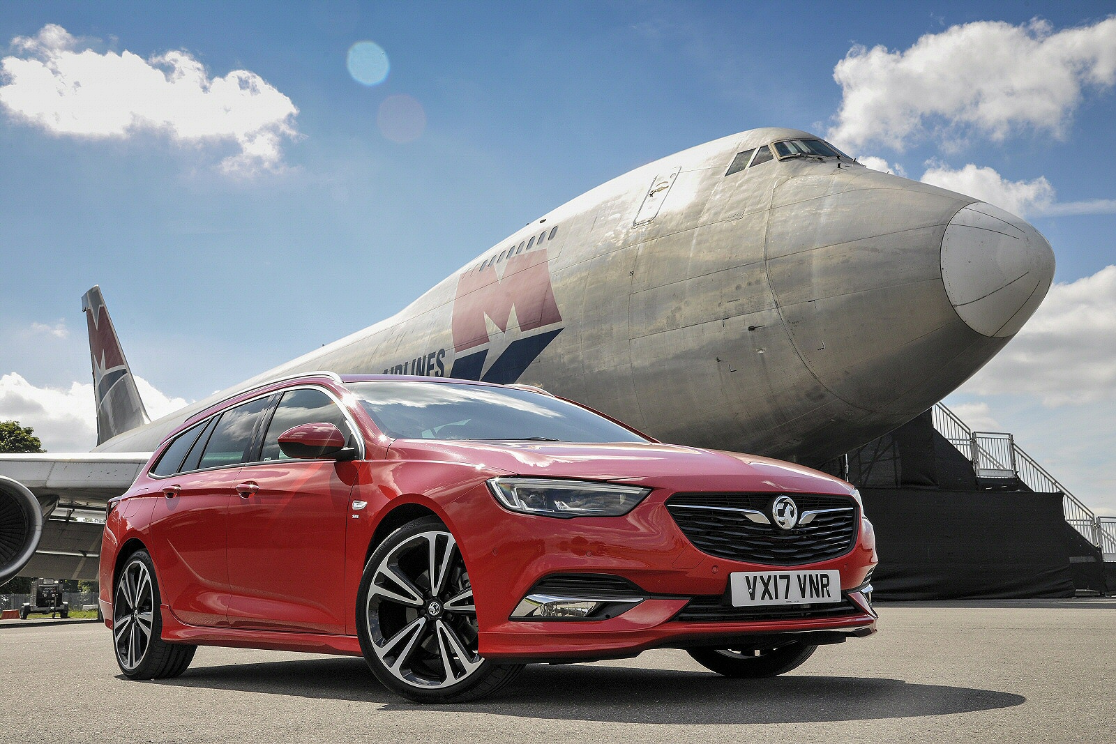 Used Vauxhall Insignia Sports Tourer (2017 - 2020) + Guide - Image 1