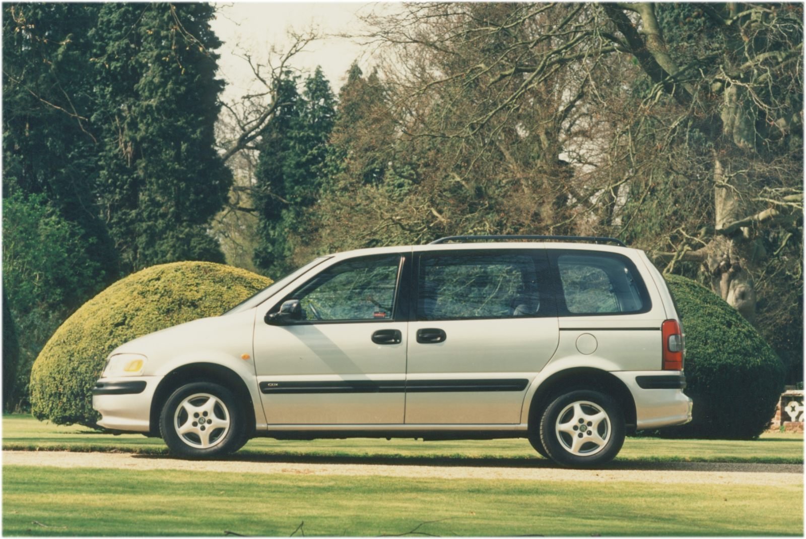 Used Vauxhall Sintra (1997 - 1999) + Guide - Image 1