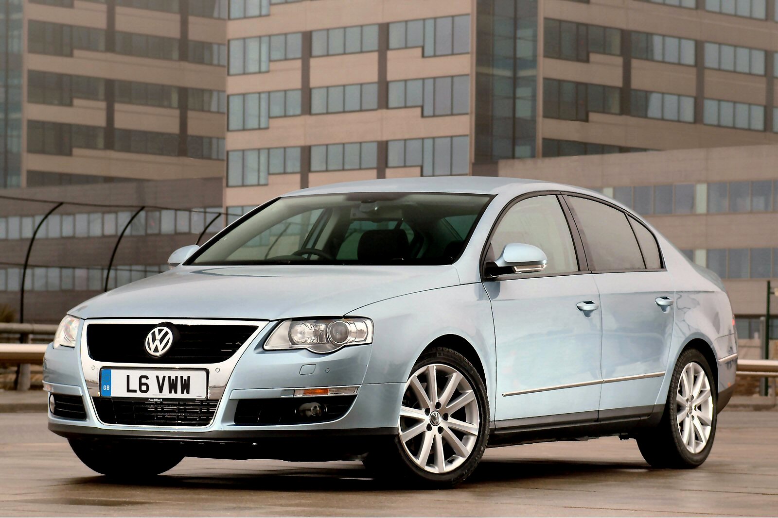 Used Volkswagen Passat (2005 - 2010) + Guide - Image 1
