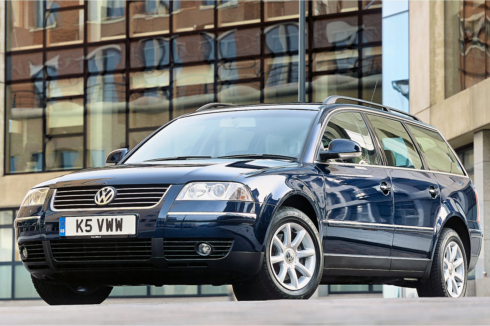 Used Volkswagen Passat Estate (2000 - 2005) + Guide - Image 1