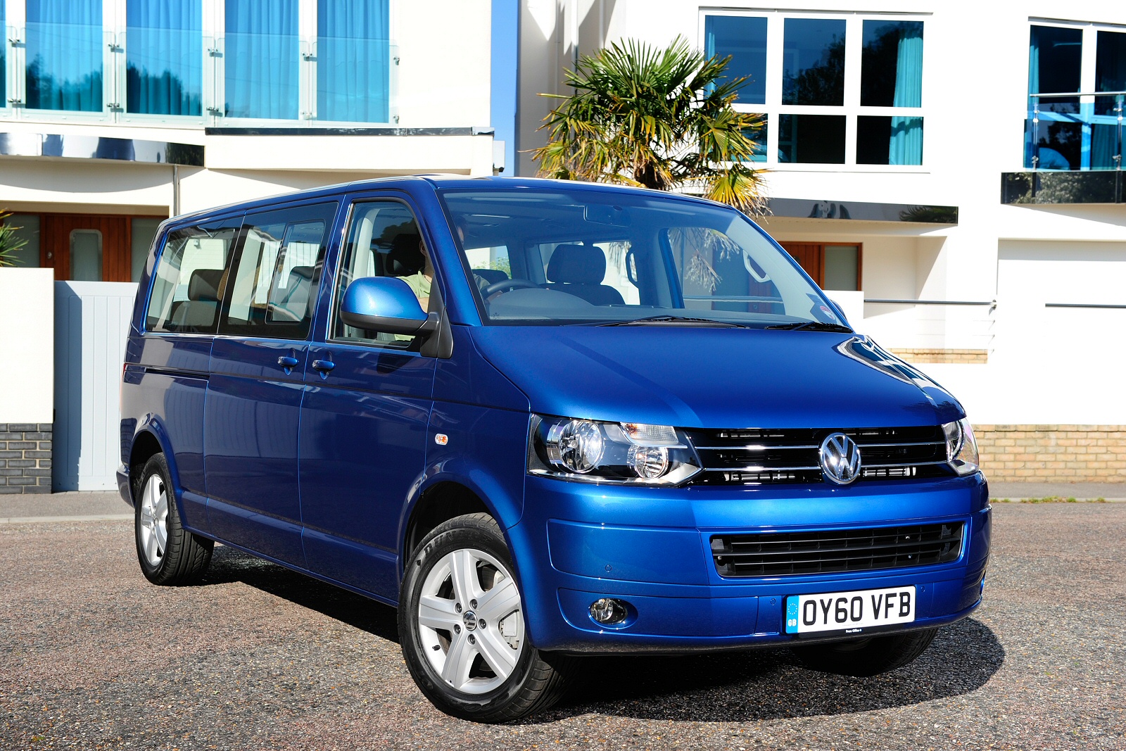 Used Volkswagen Caravelle (2003 - 2015) + Guide - Image 1