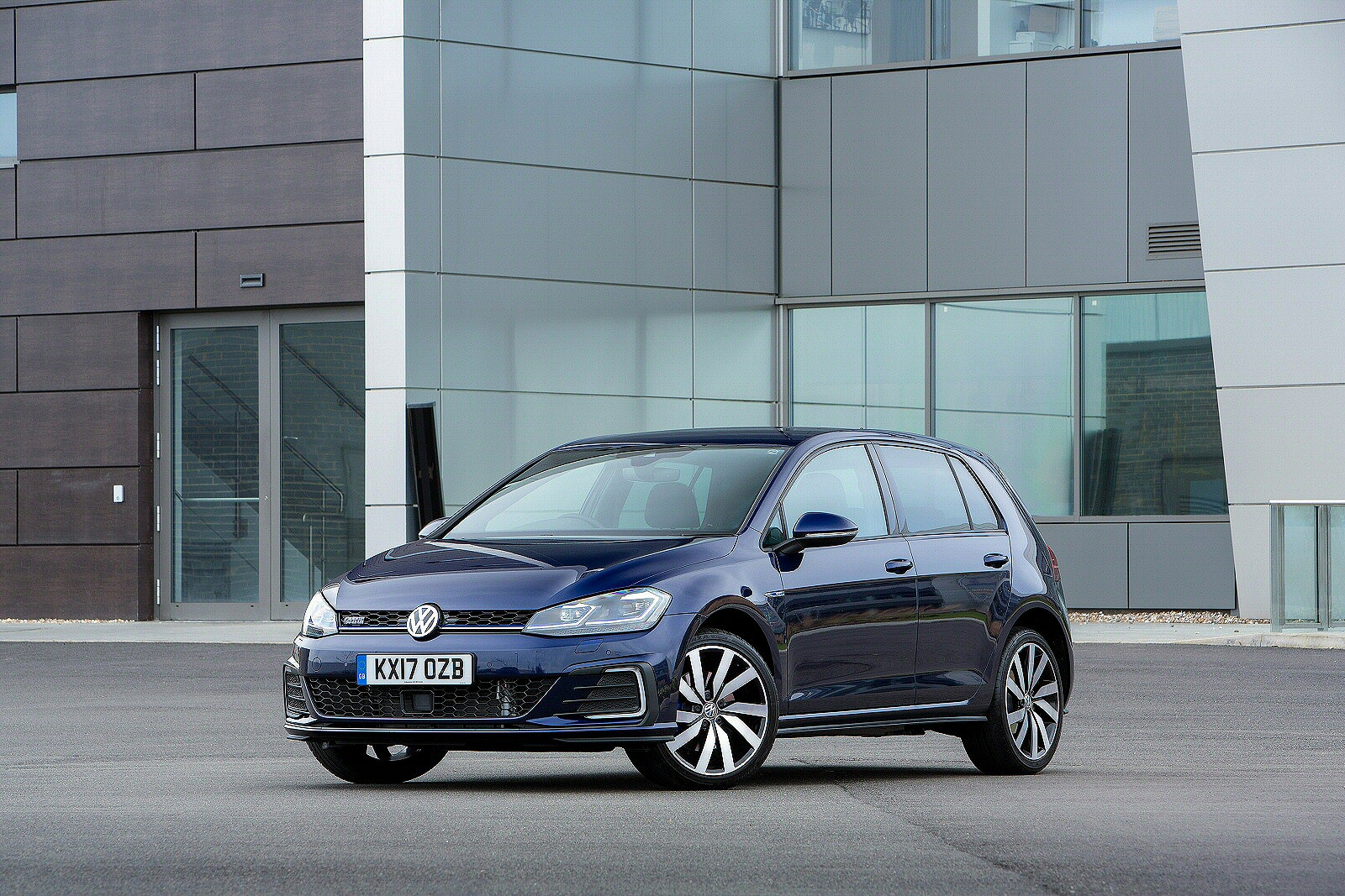 Used Volkswagen Golf GTE (2016 - 2019) + Guide - Image 1