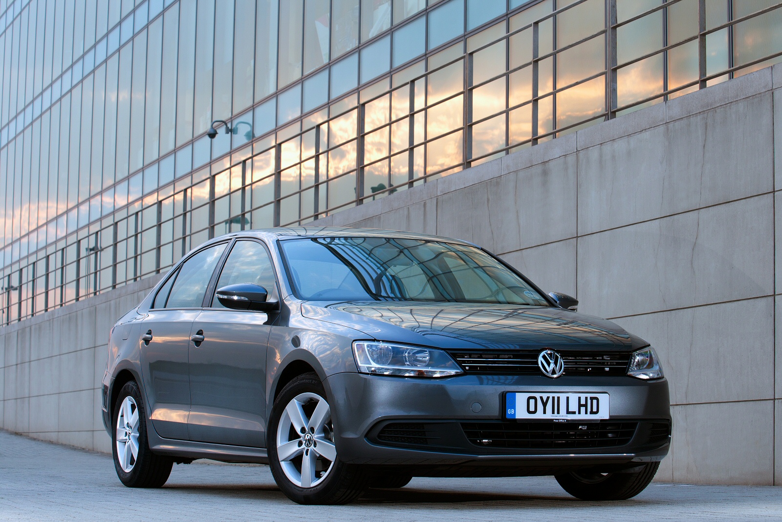 Used Volkswagen Jetta (2011 - 2014) + Guide - Image 1