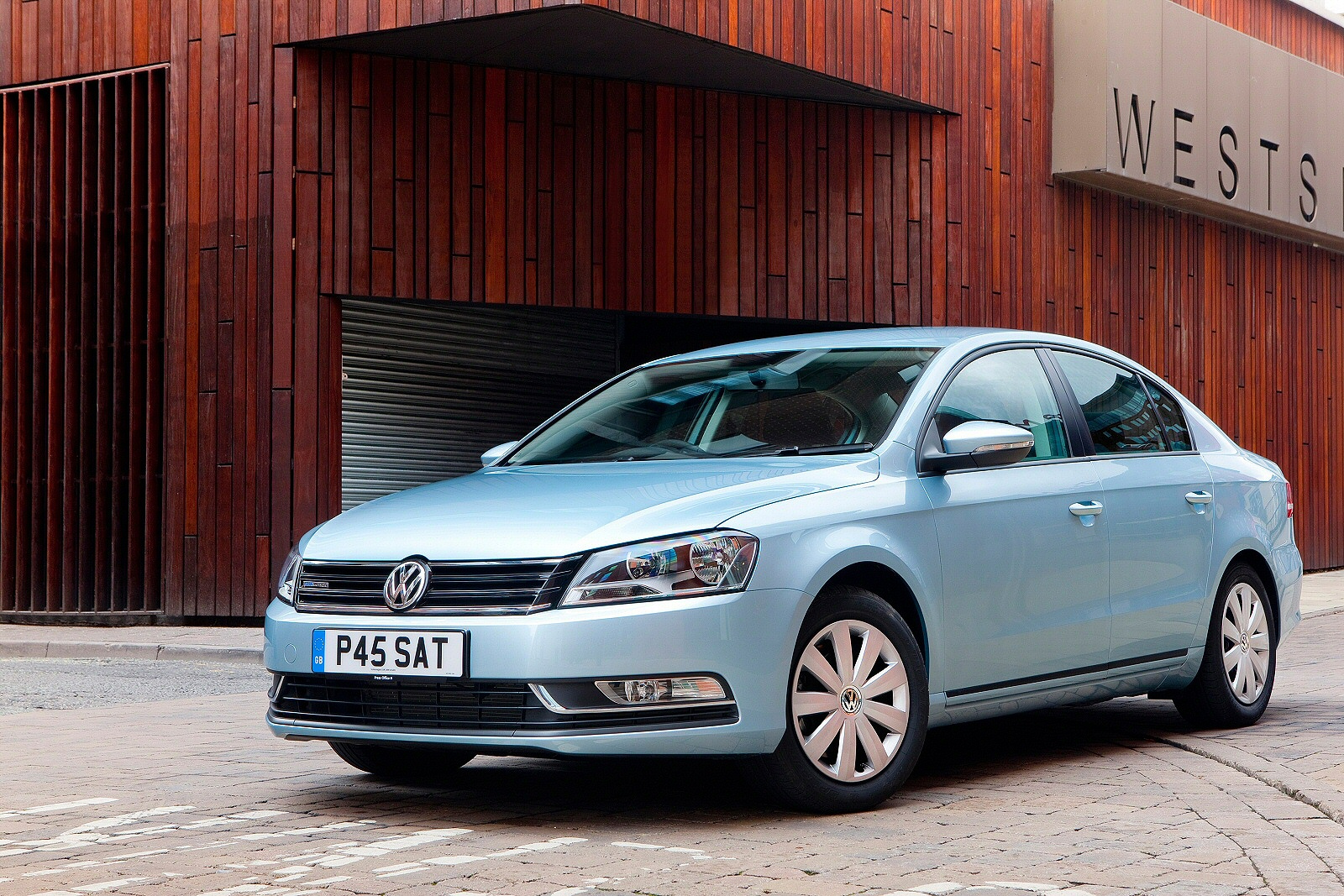 Used Volkswagen Passat (2010 - 2015) + Guide - Image 1