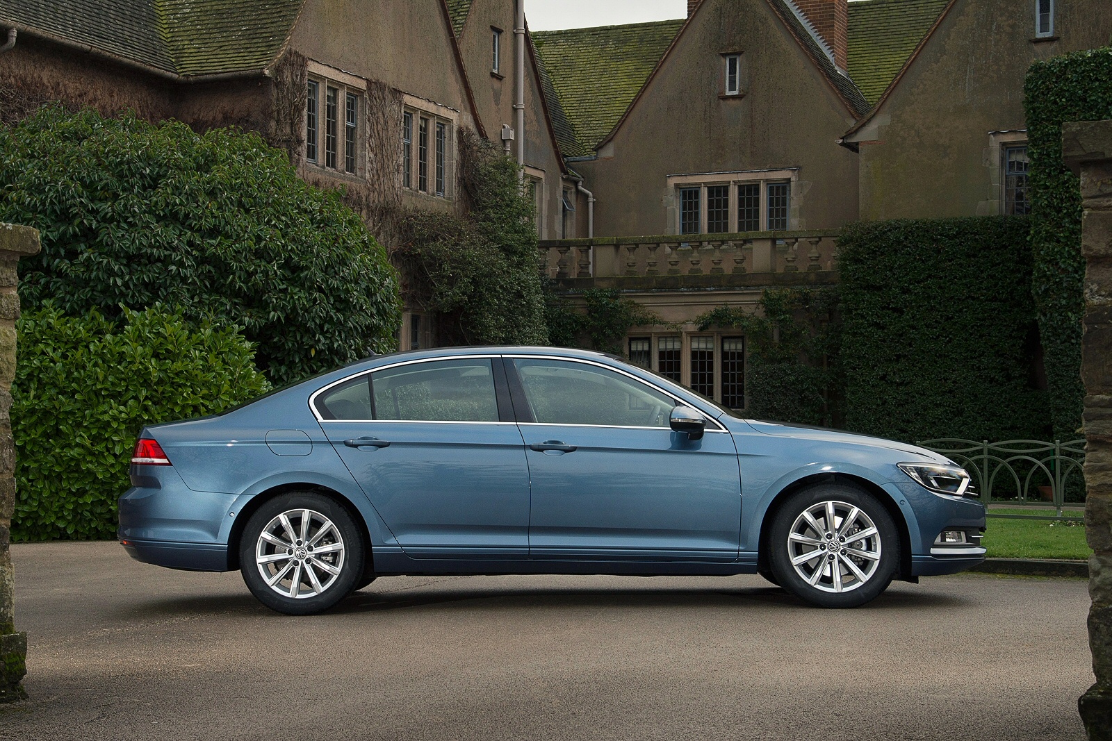 Used Volkswagen Passat [B8] (2015 - 2019) + Guide - Image 1