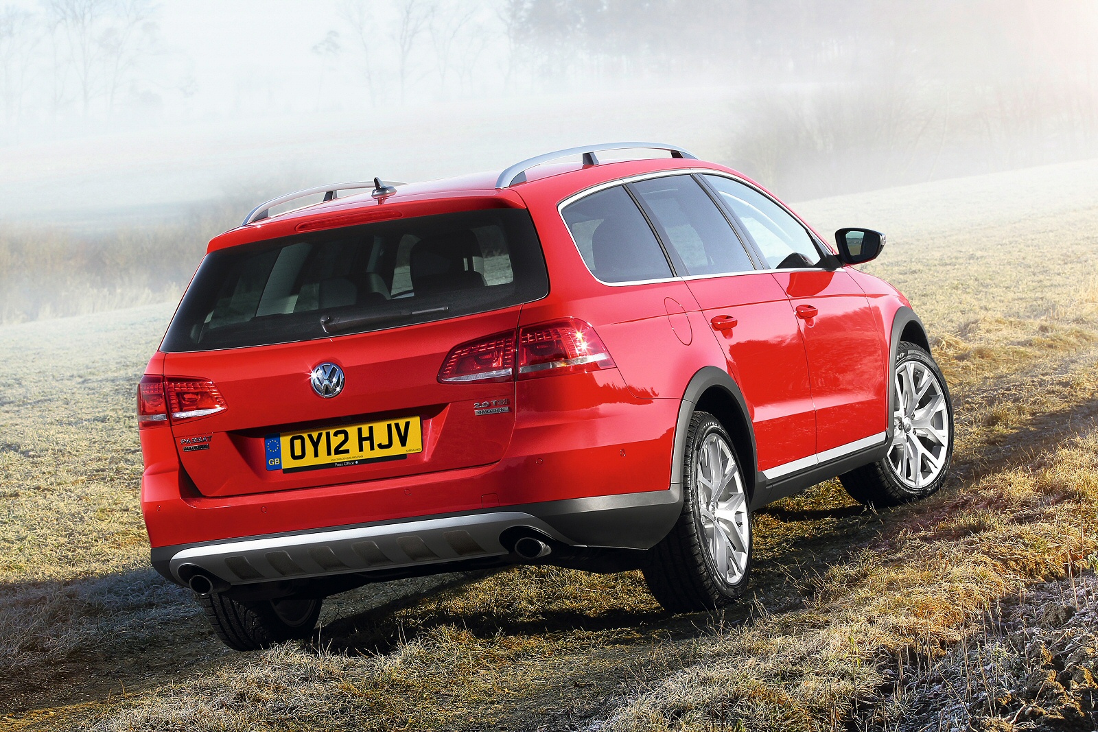 Used Volkswagen Passat Alltrack (2012 - 2015) + Guide - Image 1