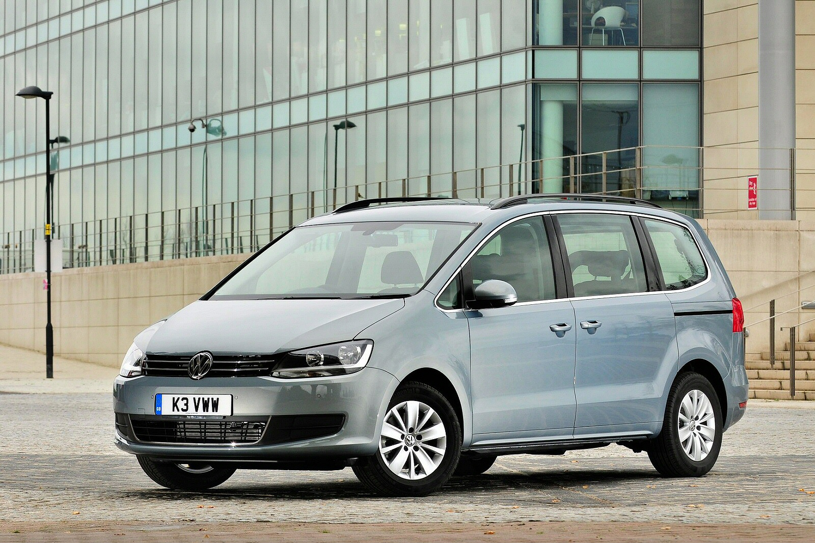 Used Volkswagen Sharan (2010 - 2015) + Guide - Image 1