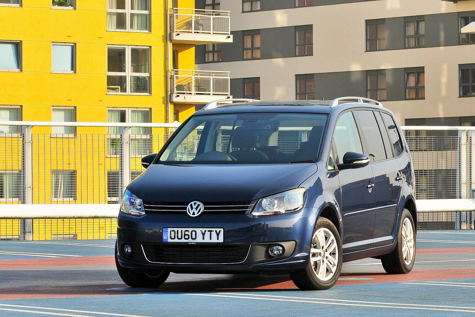 Used Volkswagen Touran (2010 - 2015) + Guide - Image 1