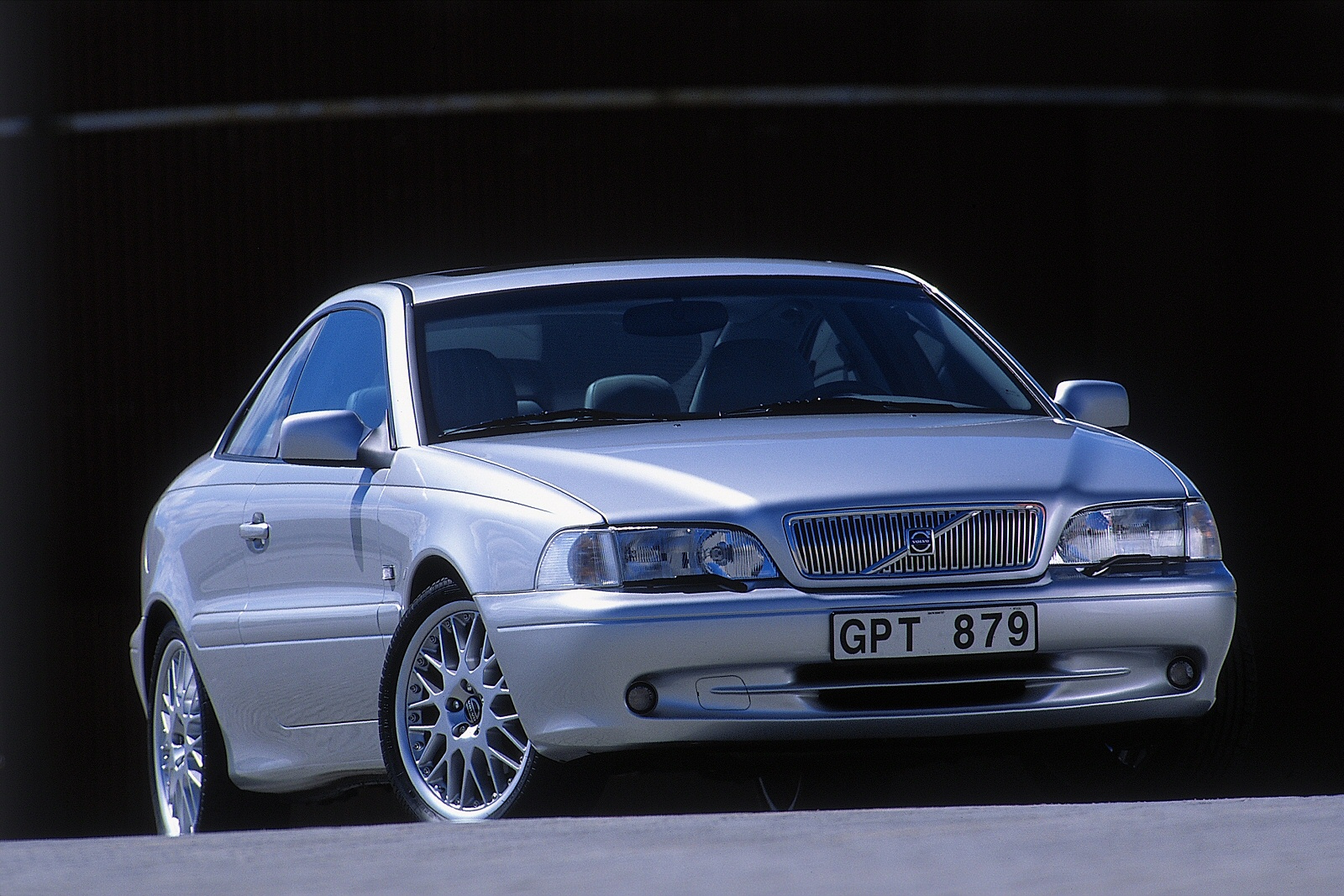Used Volvo C70 (1997 - 2000) + Guide - Image 1