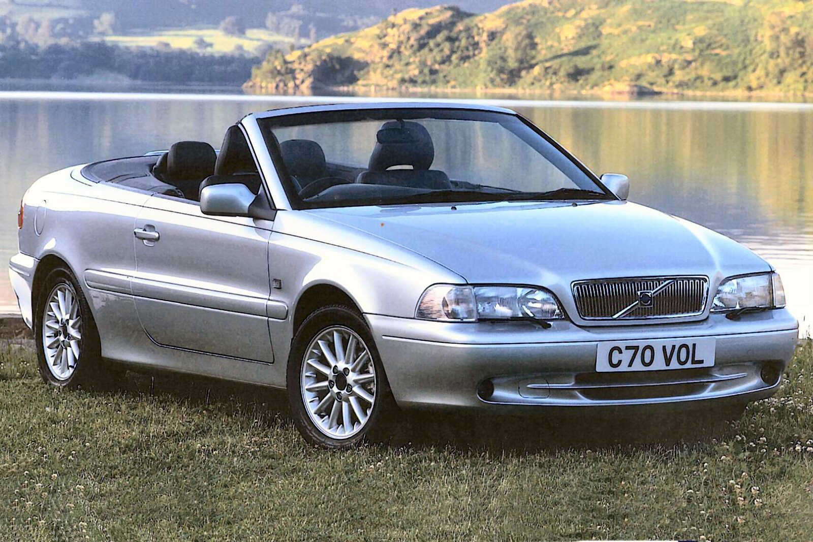 Used Volvo C70 Convertible (1999 - 2006) + Guide - Image 1