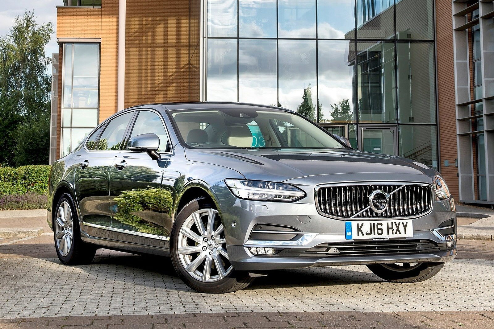 Used Volvo S90 (2016 - 2020) + Guide - Image 1