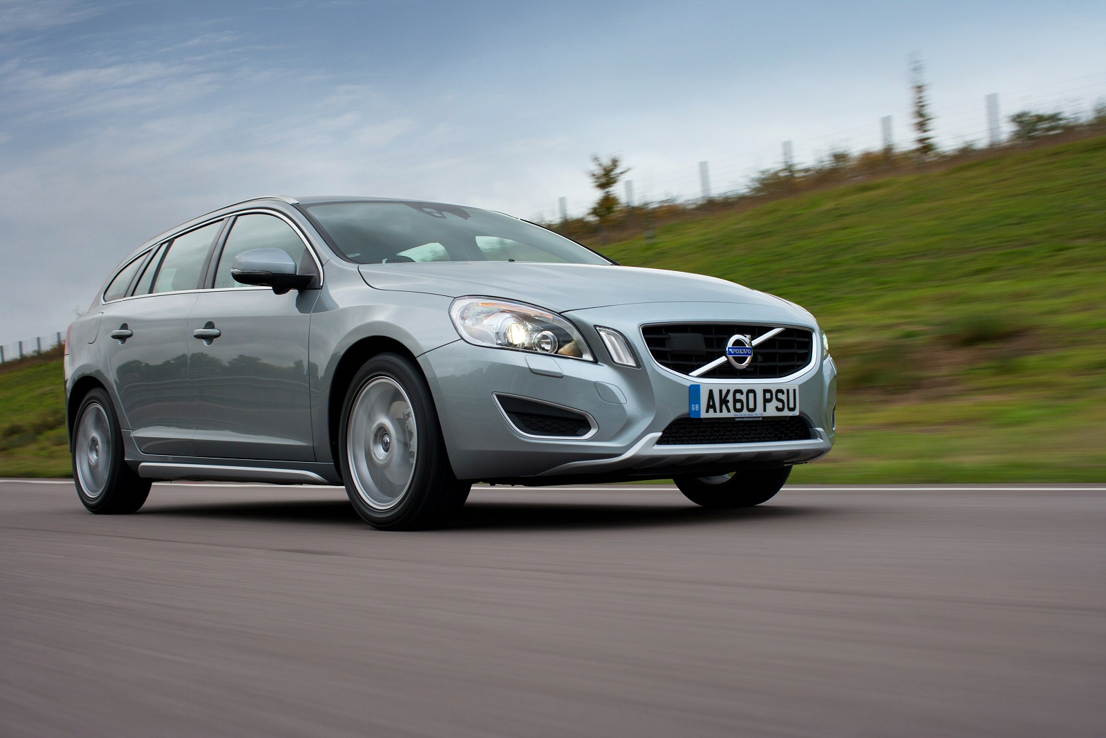 Used Volvo V60 (2010 - 2013) + Guide - Image 1