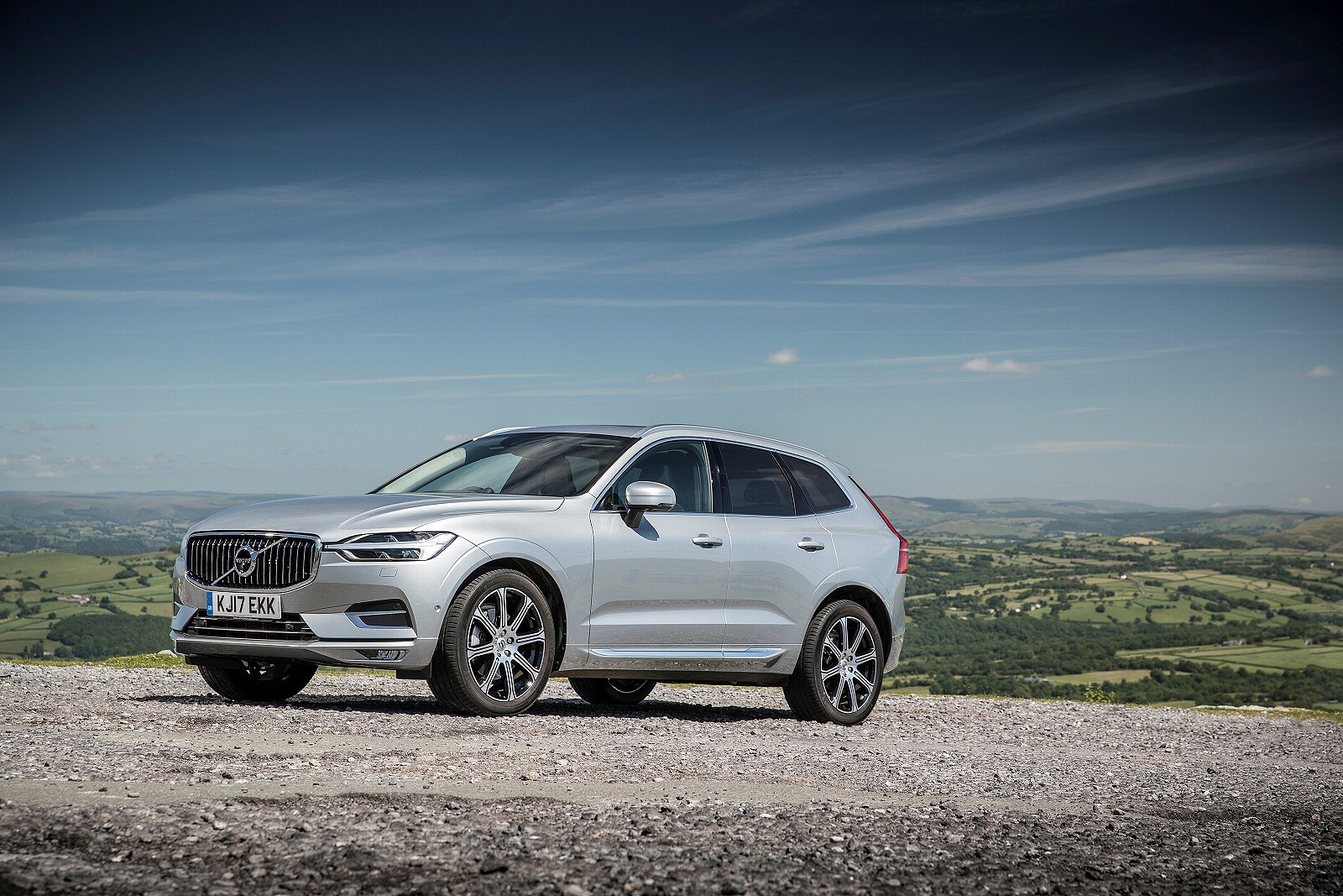 Used Volvo XC60 (2017 - 2021) + Guide - Image 1