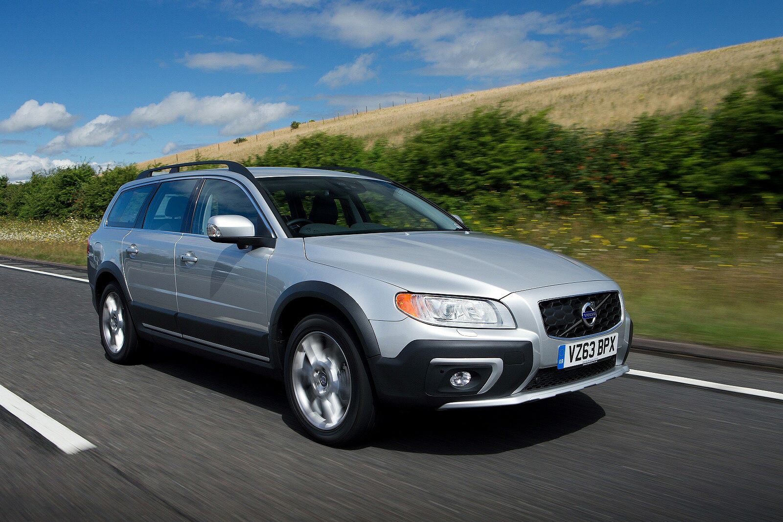 Used Volvo XC70 (2013 - 2016) + Guide - Image 1