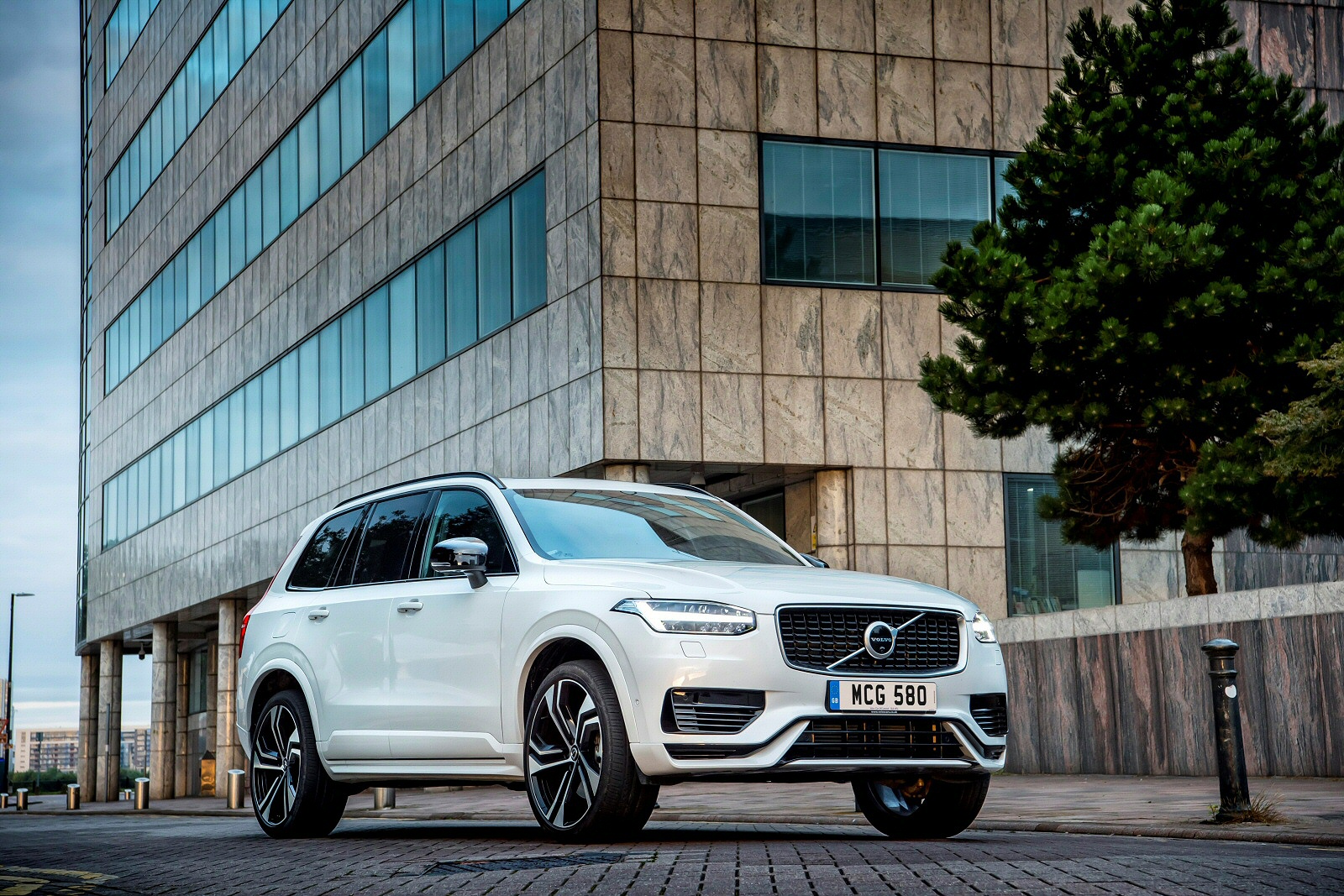 Used Volvo XC90 T8 Plug-in hybrid (2015 - 2024) + Guide - Image 1