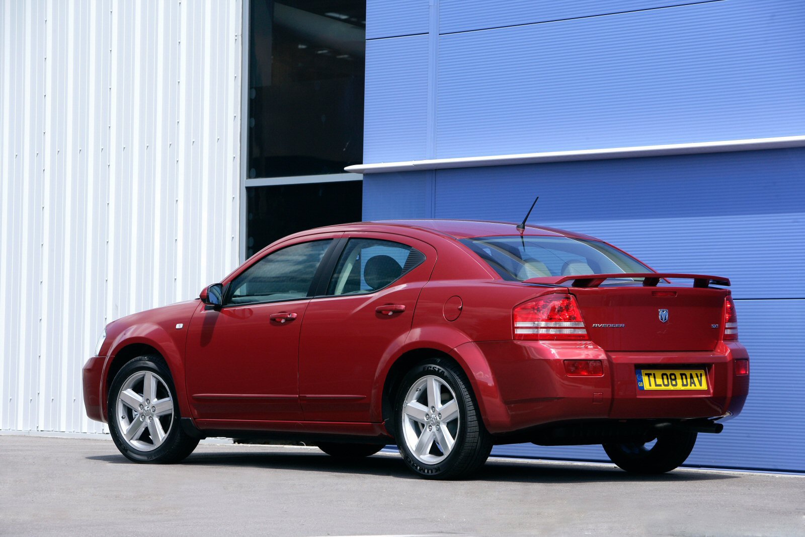 Used Dodge Avenger (2007 - 2009) + Guide - Image 1