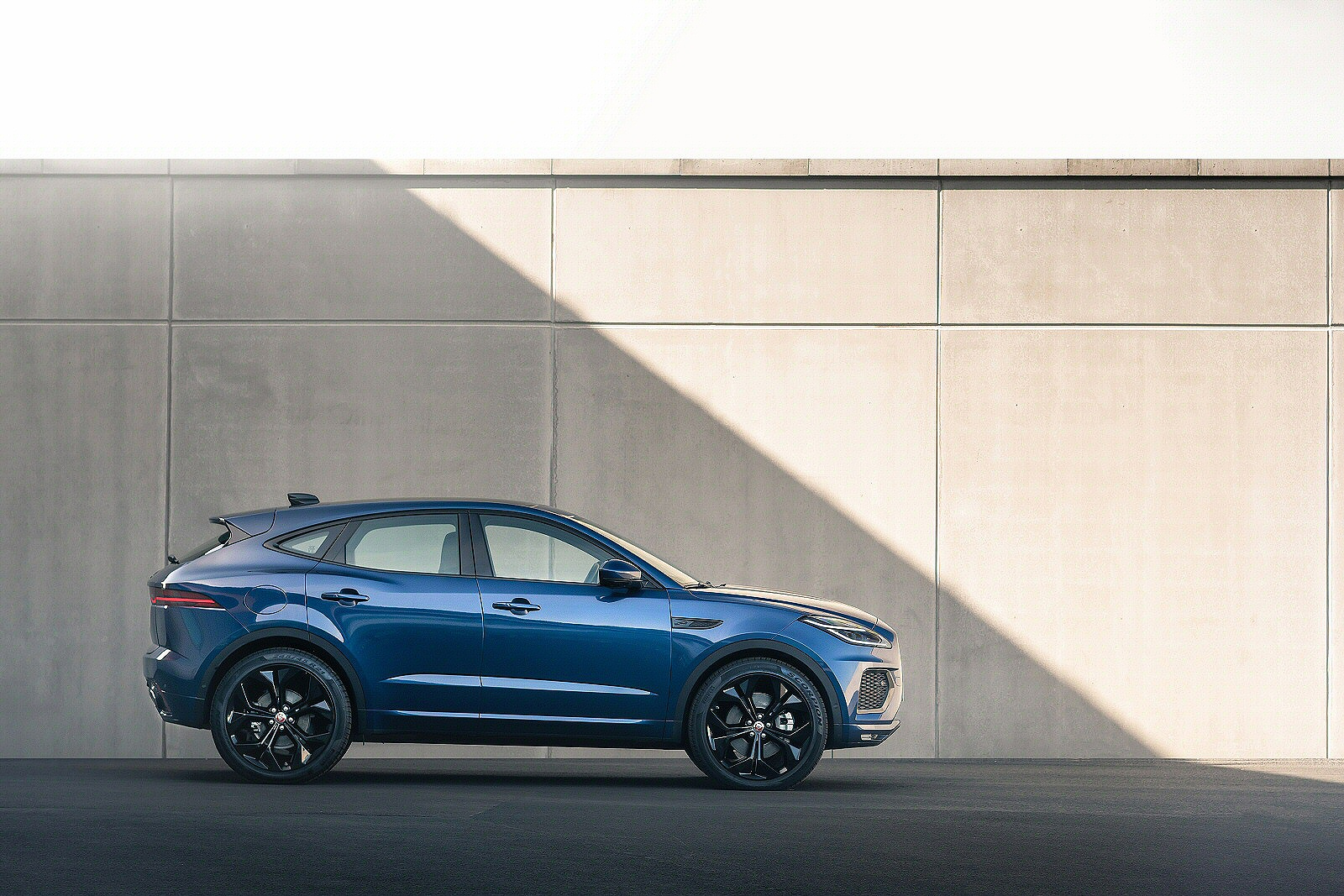 Used Jaguar E-PACE (2020 - 2024) + Guide - Image 1