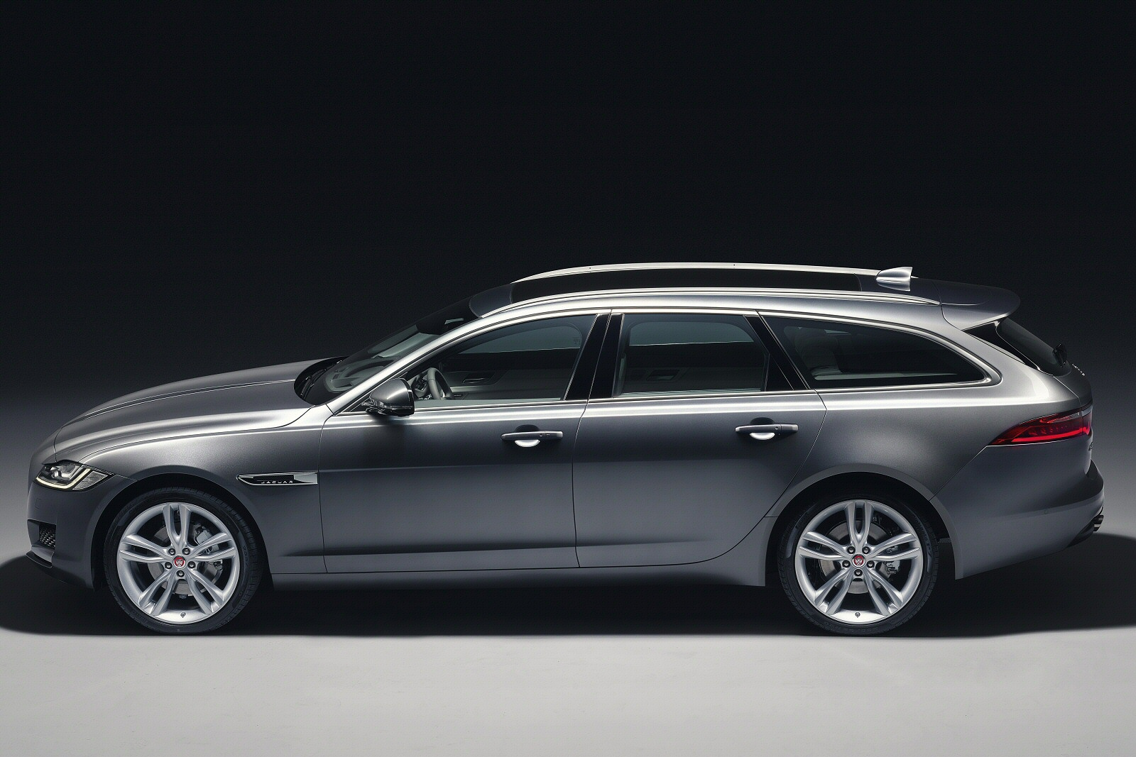 Used Jaguar XF Sportbrake (2017 - 2024) + Guide - Image 1