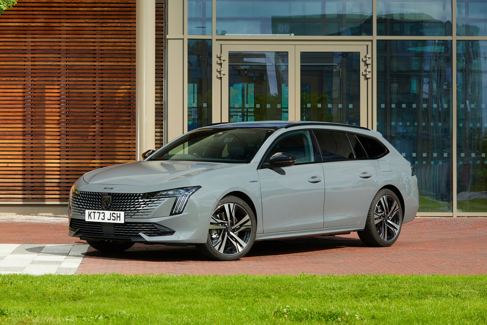 Used Peugeot 508 SW (2023 - 2025) + Guide - Image 1