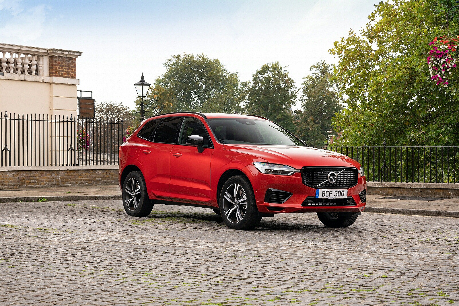 Used Volvo XC60 (2021 - 2025) + Guide - Image 1