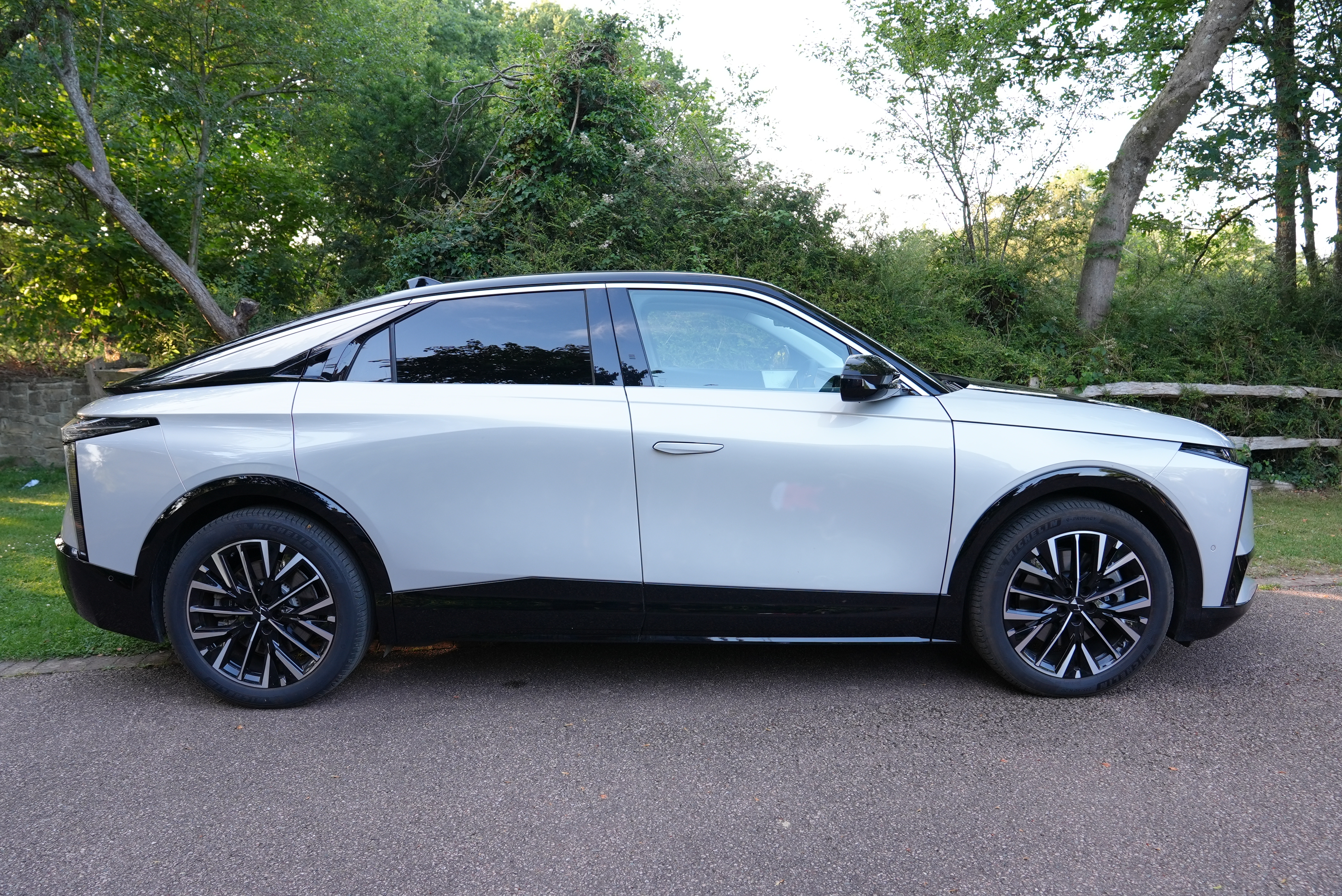 DS No8 ESTATE 191kW Pallas 74kWh 5dr Auto