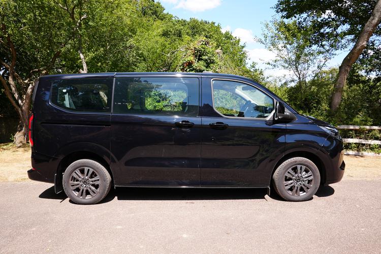 FORD TOURNEO CUSTOM 210kW 71kWh H1 MS-RT 8 seater Auto