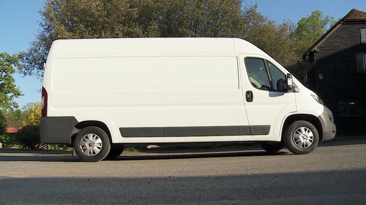 PEUGEOT BOXER 335 L1 DIESEL 2.0 BlueHDi Dropside 130ps